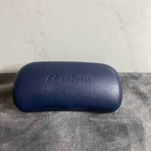 New authentic Les specs case